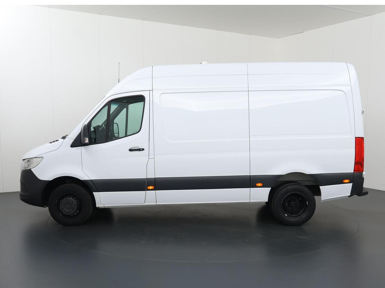 Mercedes-Benz SPRINTER 516 CDI L2 H2 | Aut. | Dubbel Lucht | Navigatie | Parkeercamera| Airco | Keyless Go | 3-zits | Laadruimte-pakket |