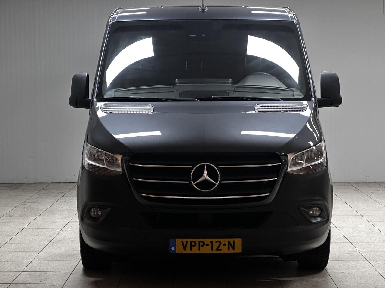 Mercedes-Benz SPRINTER 211 1.9 CDI L2H1 FWD /AUTOMAAT! /Trekhaak! /Camera /3-Zitplaatsen /Zij-schuifdeur rechts /Apple + Android /DAB+! /Keyless Go /Stoelverw. /Navi /Climat /Cruise /Elek. pakket /Bluetooth /Armsteun. /1e Eigenaar