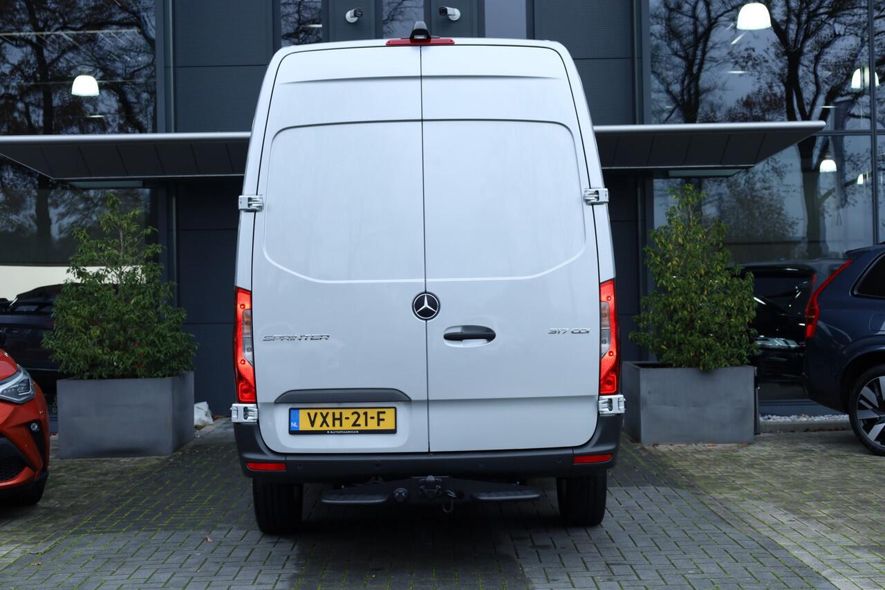 Mercedes-Benz SPRINTER 317 1.9 CDI L2H2 RWD | Camera | Navi | 3.5t trekgew. | Trekhaak | 2x Voorstoel | Zilver met.