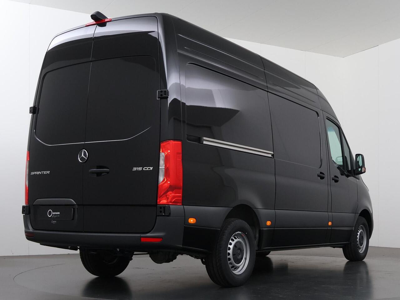 Mercedes-Benz SPRINTER 315 CDI | L2 H2 | Aut. | RWD | PRO | BPM VRIJ! | 3500 KG AHW | CARPLAY | ANDROID AUTO | 3-ZITS | CRUISE | CAMERA | AIRCO | SPOORASSISTENT | DODEHOEKDETECTIE | METALLIC