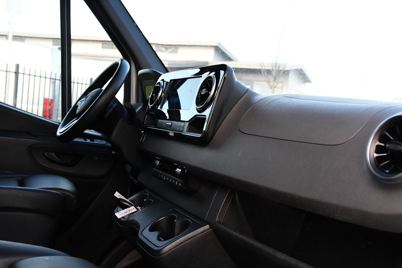 Mercedes-Benz SPRINTER 317 1.9 CDI L2H2 RWD PB Edition Camera, Cruise, Carplay, 10,5'' Mbux, 3500kg Trekhaak, Stoelverwarming, 170pk, Automaat, Uniek!