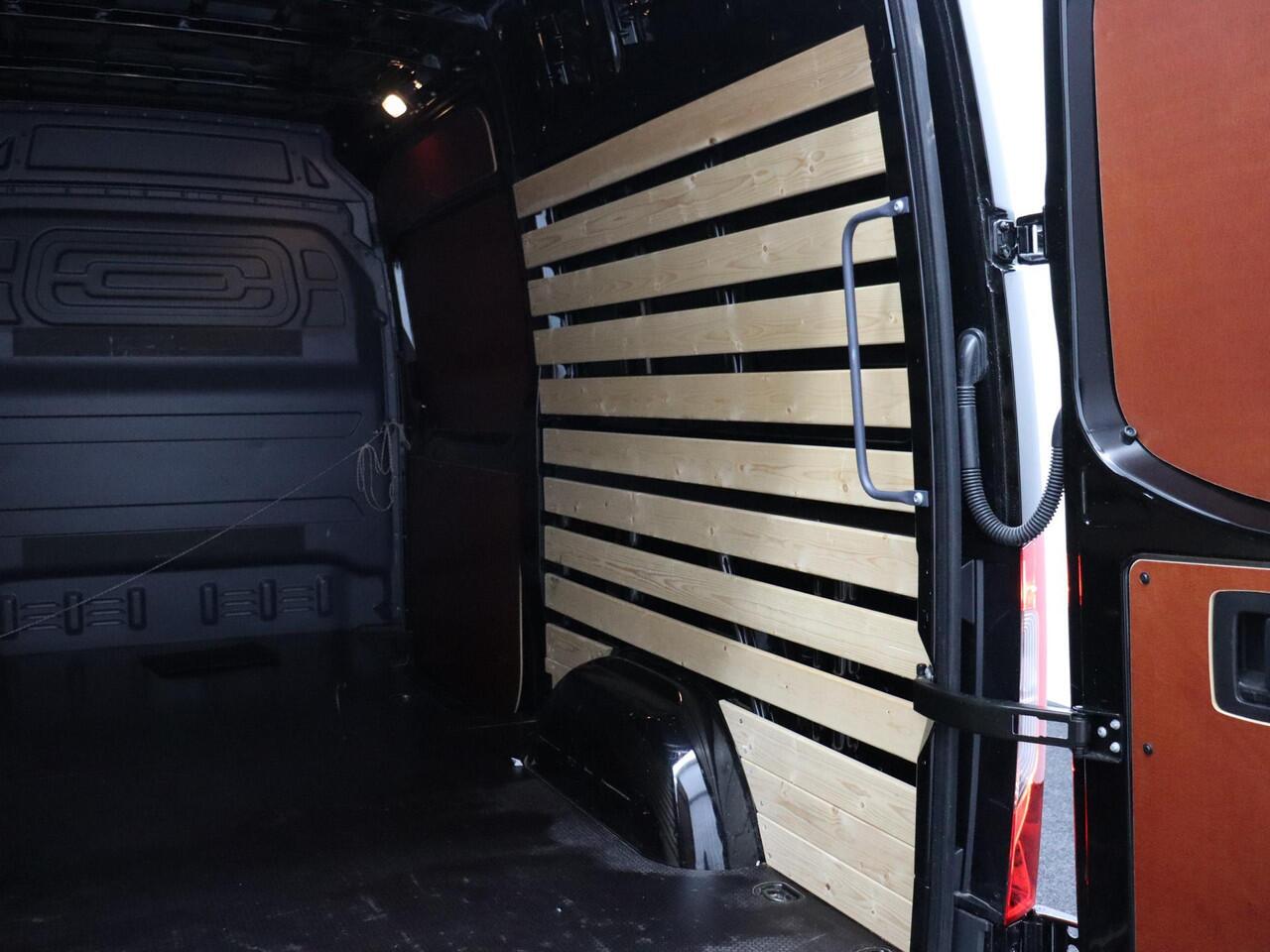 Mercedes-Benz SPRINTER 315 1.9 CDI L2/H2 RWD