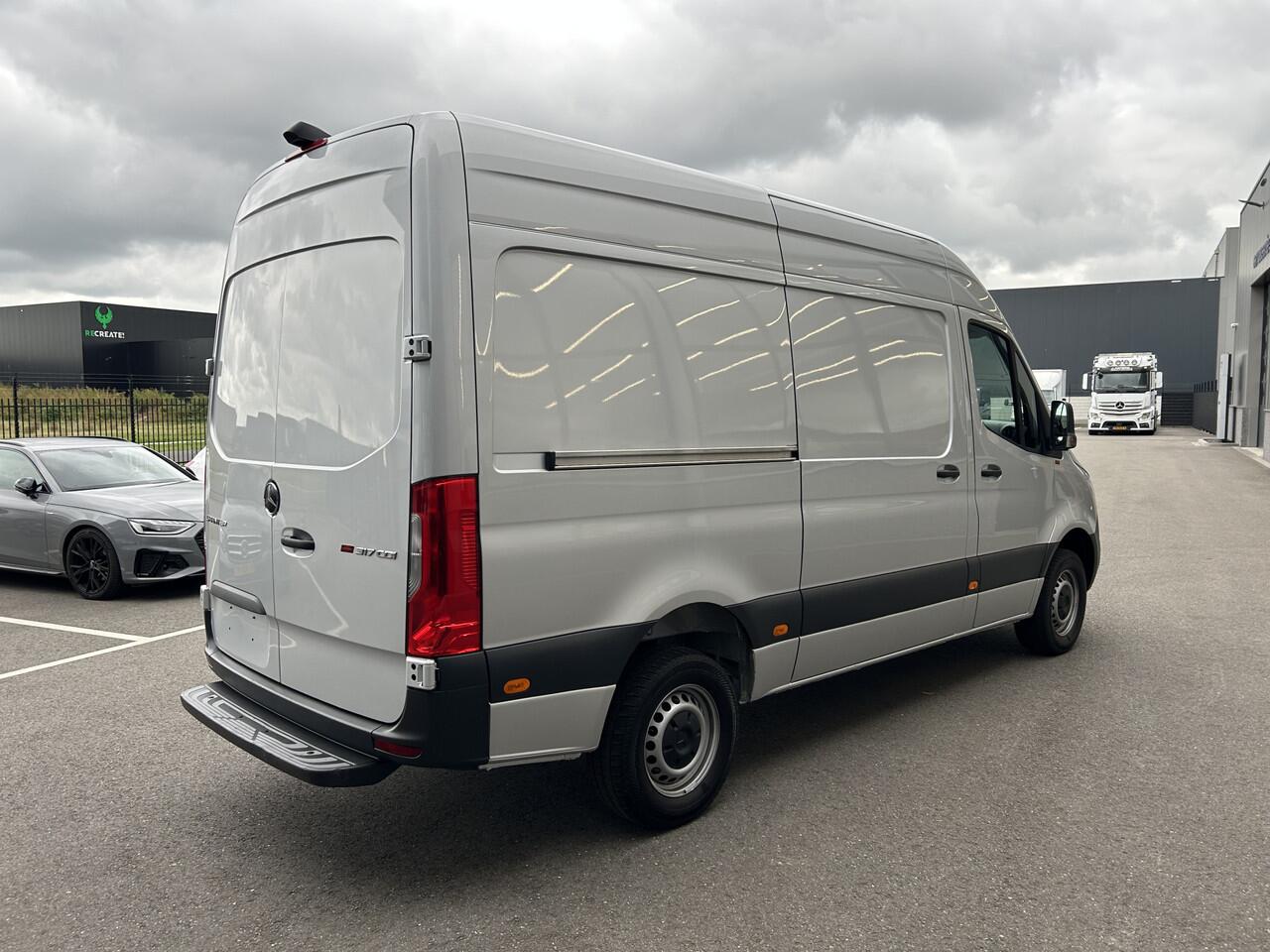 Mercedes-Benz SPRINTER 317 CDI L2 H2 MBUX / Camera / Carplay navigatie / Cruise control / Airco