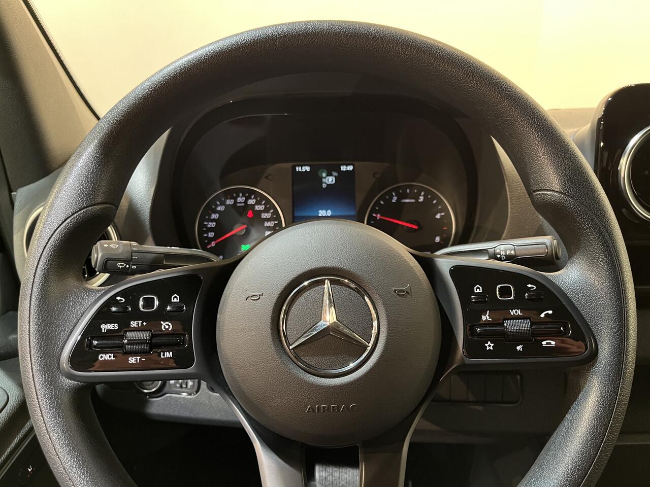Mercedes-Benz SPRINTER 317 CDI L2H2 RWD Automaat / Bär Laadklep / Airco / Cruise Control / Camera / CarPlay / Navigatie / 52.000 KM !!
