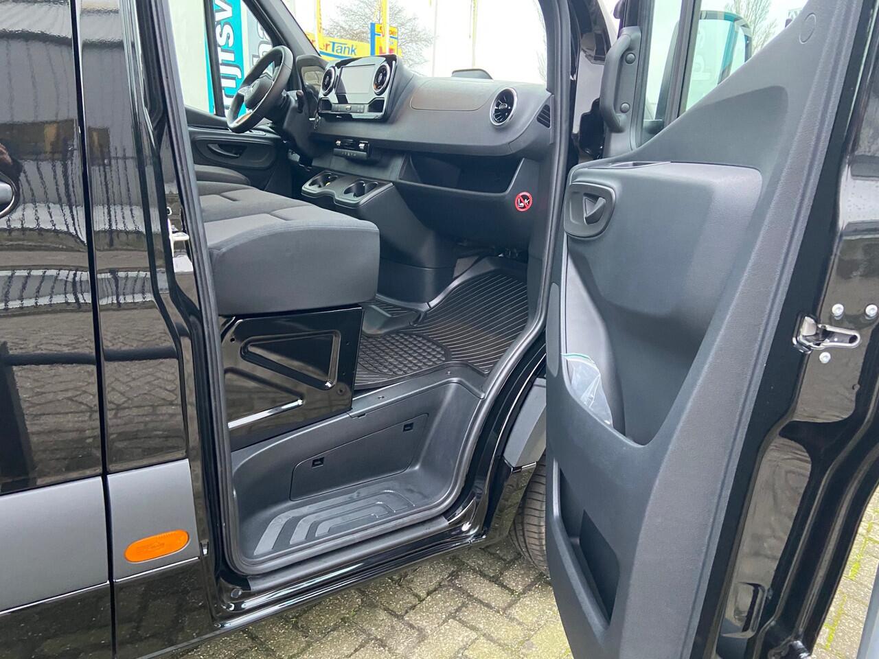 Mercedes-Benz SPRINTER 319 CDI L2H2 2x Schuifdeur | Facelift | 3.5T Trekhaak | LED | Gev. stoel