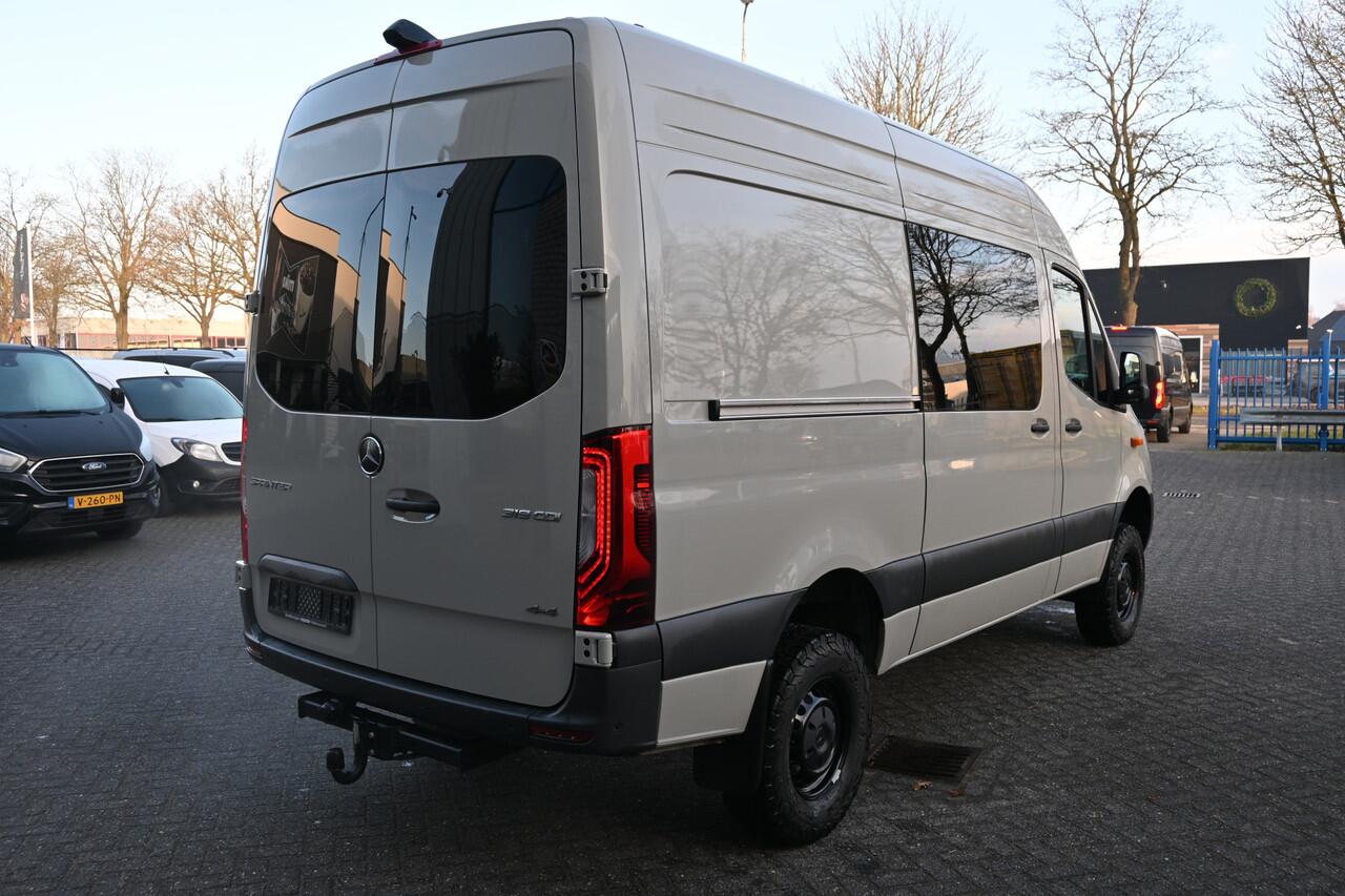 Mercedes-Benz SPRINTER 319 CDI 4x4 L2H2 AWD Draaistoelen, MBUX 10.25 met 360 graden camera, LED, Etc.