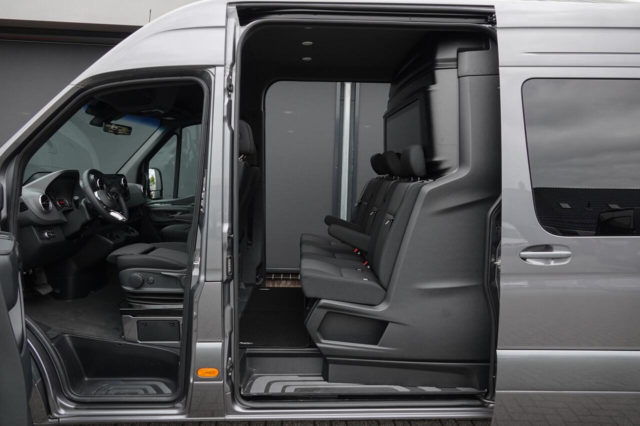 Mercedes-Benz SPRINTER L2H2 319Cdi 190Pk 9G-Tronic | Dubbel Cabine | 5-Persoons | RWD | 2x Schuifdeur | 360° Camera | Selenietgrijs