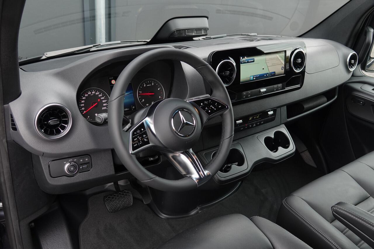 Mercedes-Benz SPRINTER 4x4 319Cdi 190Pk 9G-tronic | L2H2 | 2x Schuifdeur | Stoel-Bank | Leder | 4WD | AWD | Bullbar | Treeplanken | 18'' All Terrain | Tenoriet Grijs