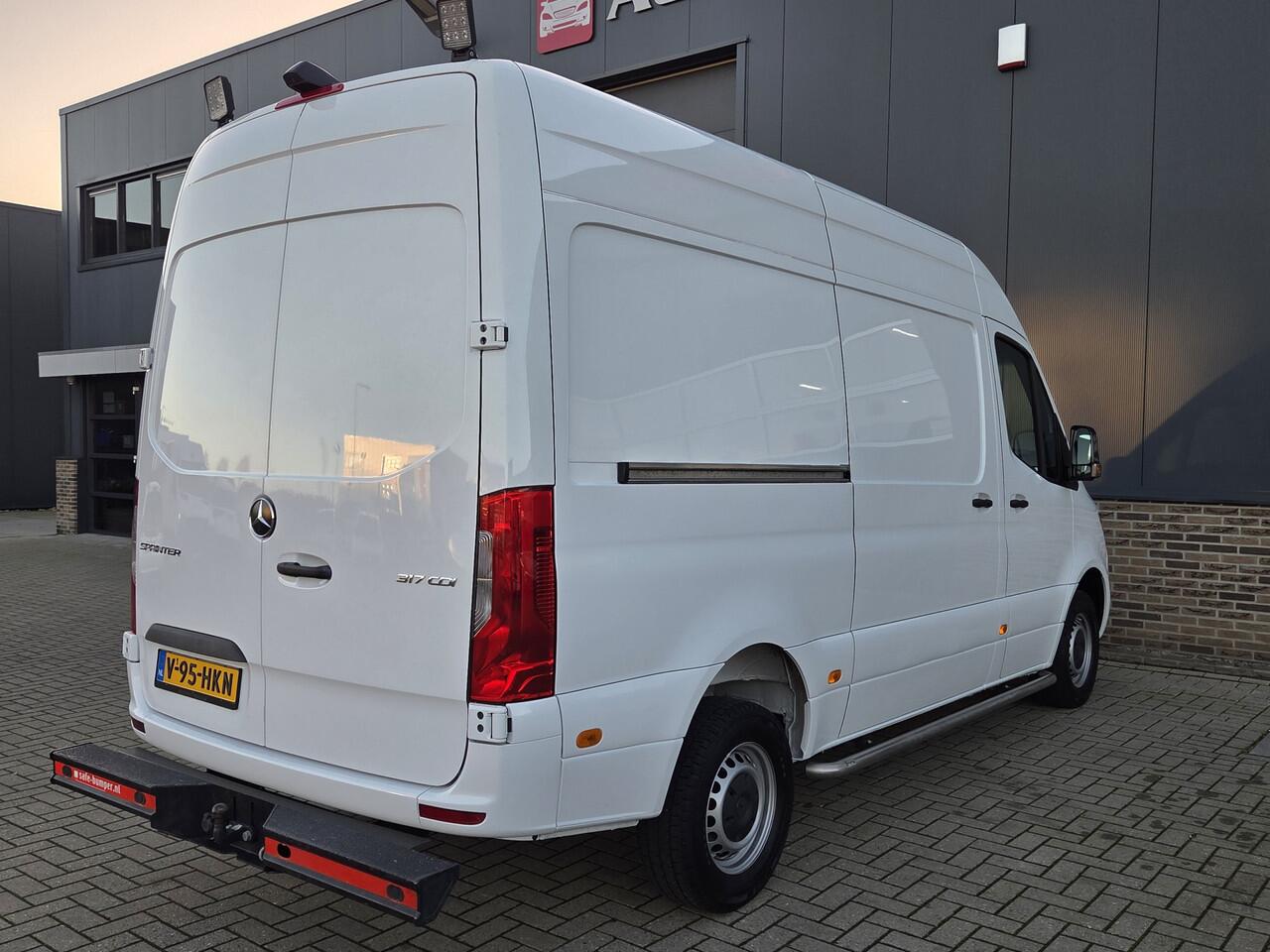 Mercedes-Benz SPRINTER 317 1.9 CDI L2H2 RWD