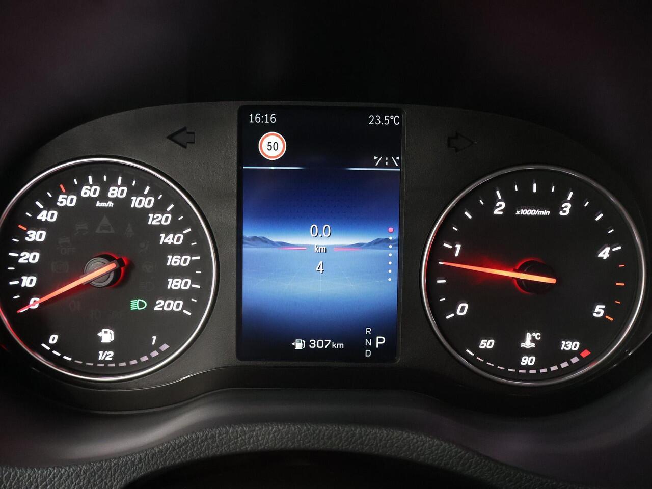 Mercedes-Benz SPRINTER 315 | Aut. | L2 H2 | RWD | PRO | 3500 KG. AHW | Airco | Cruise Control | 3500 KG. AHW | Carplay / Android Auto | Dodehoekassistent | Lane-Assist | Multifunctioneel Stuurwiel | 3-zits |