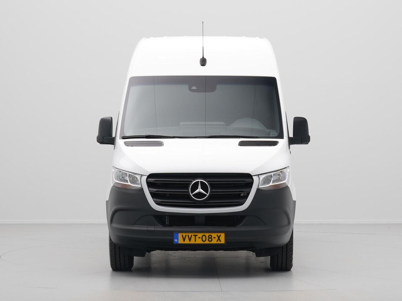 Mercedes-Benz SPRINTER 319CDI L2H2 DC Navigatie Trekhaak Camera Stoelverwarming