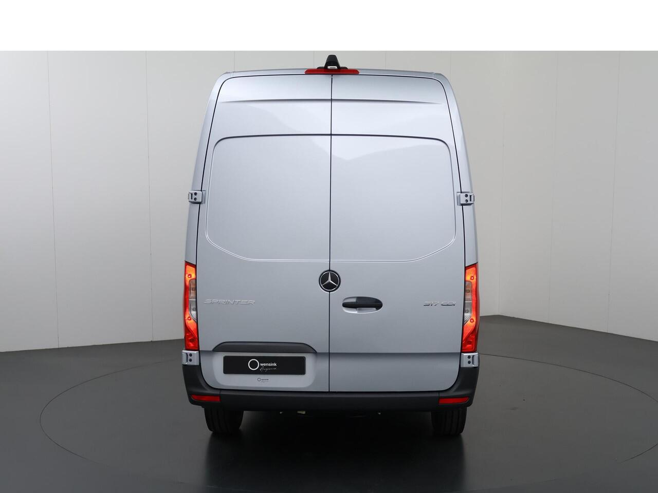 Mercedes-Benz SPRINTER 317 CDI L2 H2 RWD PRO | Smartphone integratie pakket | 10.25" MBUX Systeem | Achteruitrijcamera | 3500 KG Trekgewicht |