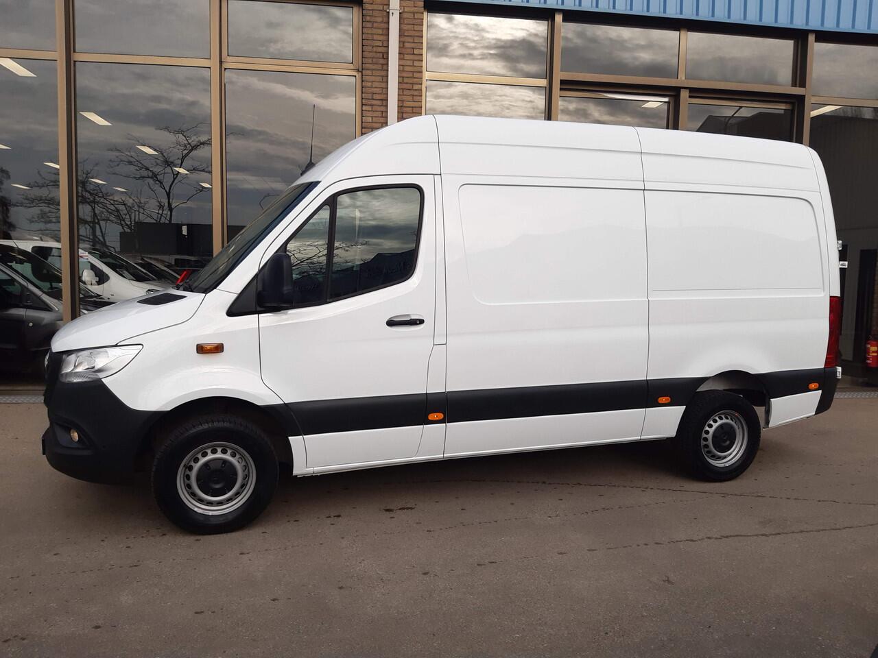 Mercedes-Benz SPRINTER 317 CDI L2H2 RWD MBux Camera PDC Navi Airco Cruisecontrol - ZONDER KRASSEN OF DEUKEN -