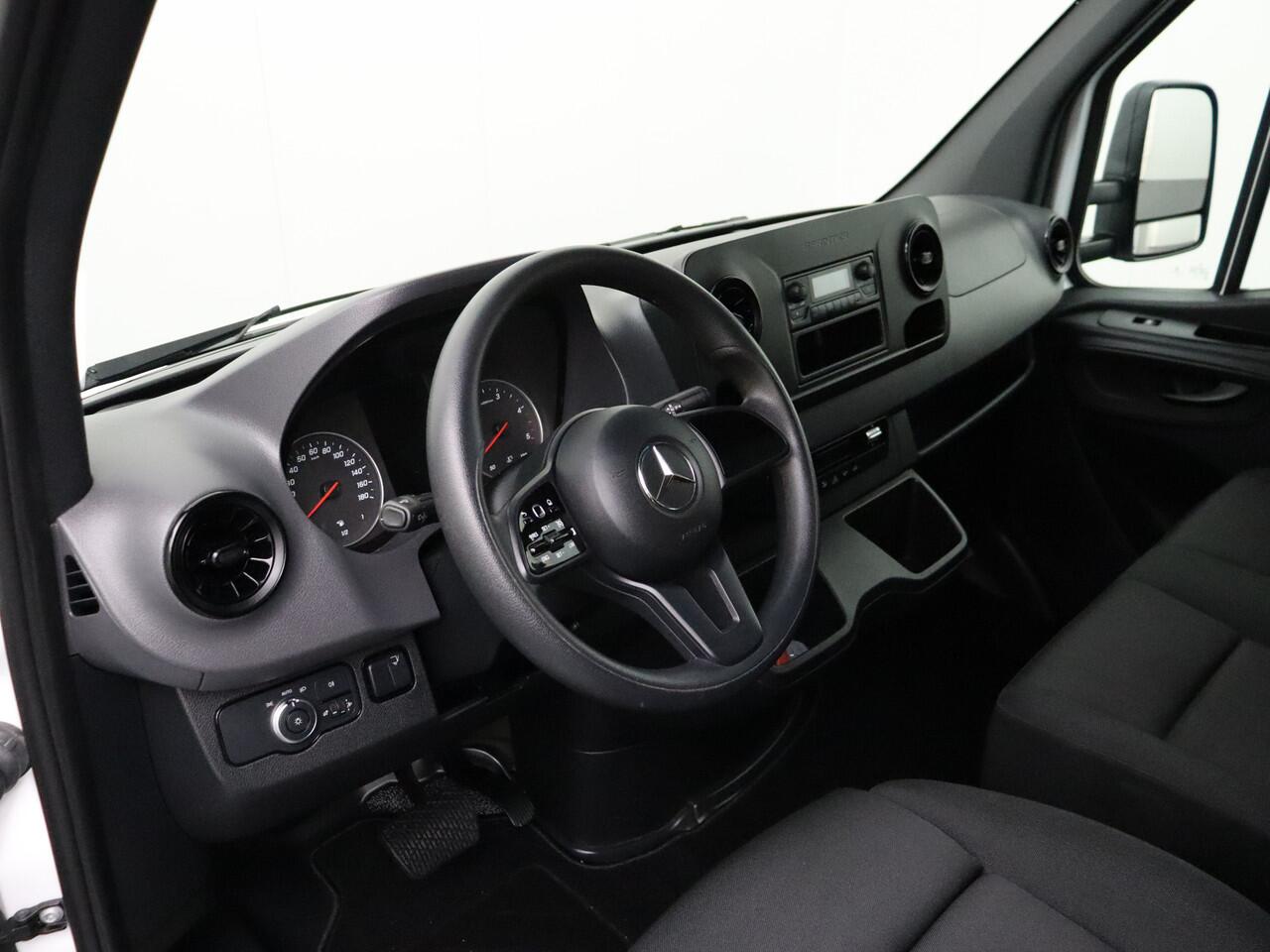 Mercedes-Benz SPRINTER 515CDI 9G-Tronic Automaat Bakwagen+Laadklep | Airco | Cruise | Dakspoiler | 3-persoons