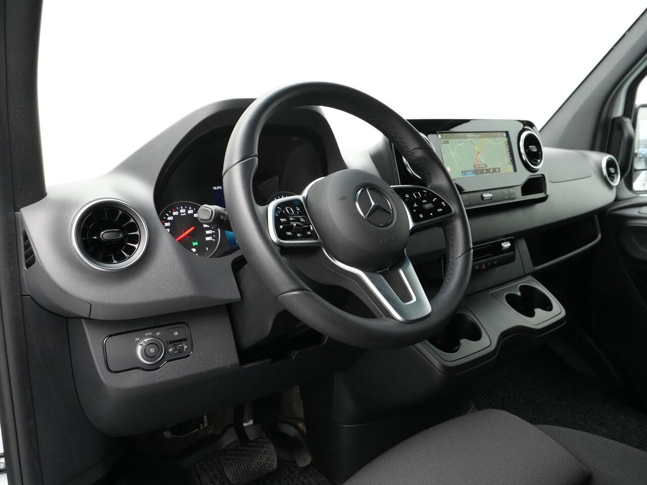 Mercedes-Benz SPRINTER 319CDI L2H2 DC Navigatie Trekhaak Camera Stoelverwarming