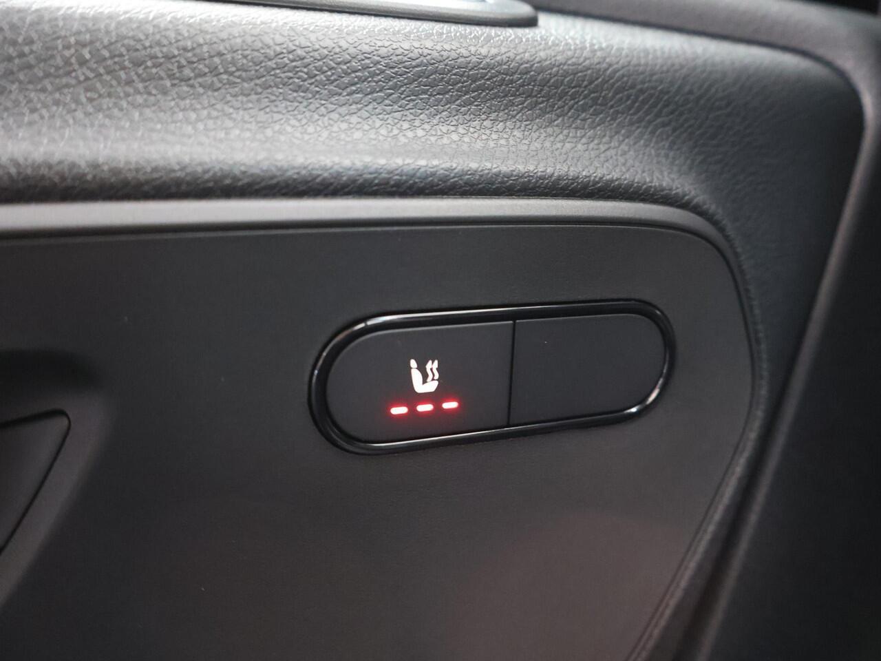 Mercedes-Benz SPRINTER 519 CDI L2 H2 Select | 5.0 T | 5000 GVW | N2 | Trekhaak 3500 kg | 3-zits | Stoelverwarming | Climate Control | Achteruitrijcamera | Airco | Cruise Control | LED Koplampen |