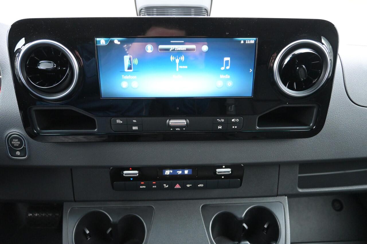 Mercedes-Benz SPRINTER 317 CDI L3H2 Pro 3500 kg Trekhaak, LED, Climate control