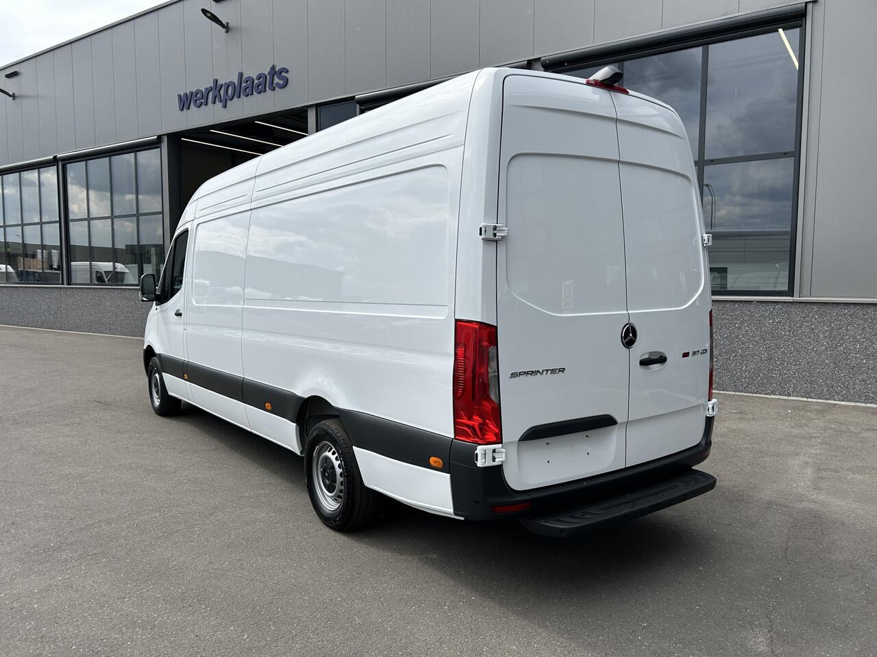 Mercedes-Benz SPRINTER 317 CDI L3 H2 PRO Facelift/ MBUX / Camera / Parkeersensoren / Cruise control / Airco / 270 Graden achterdeuren