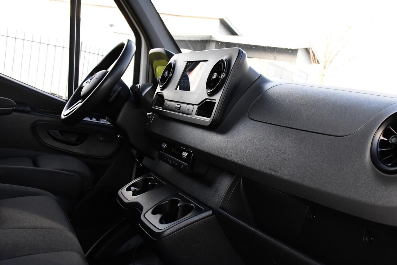 Mercedes-Benz SPRINTER 319 1.9 CDI L2H2 RWD AMG Edition Camera, Cruise, Carplay, 190pk, Automaat, Multimedia, LED, Stoelverwarming, Standkachel, Uniek!