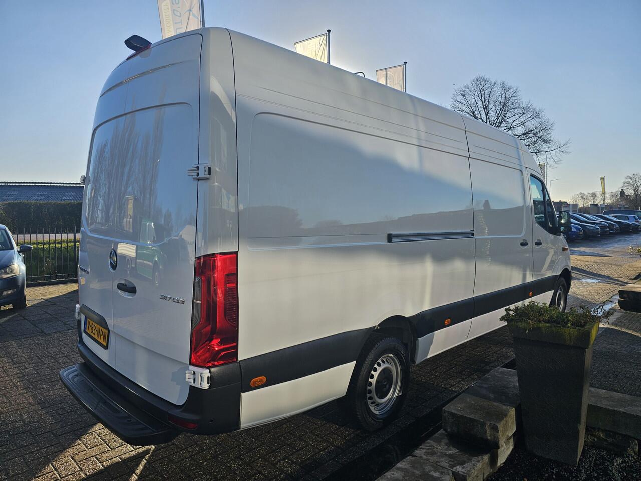 Mercedes-Benz SPRINTER 317 1.9 CDI L3-H2 RWD Automaat * LED * NAVI * Camera * 270 Graden Deuren *