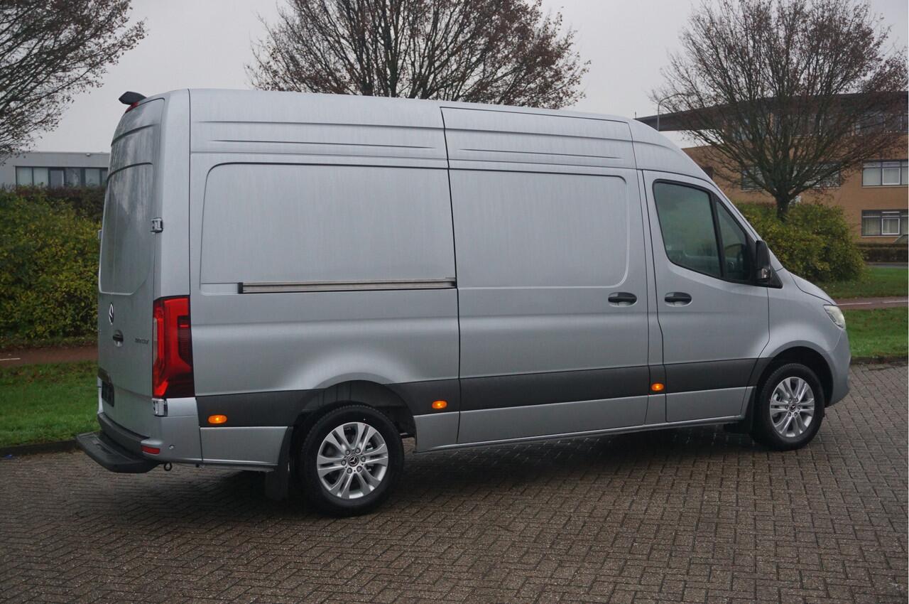 Mercedes-Benz SPRINTER 319CDI Select L2H2 BPM VRIJ!! 10.25" Mbux, ACC, LED, 17" LM!! NR. 931