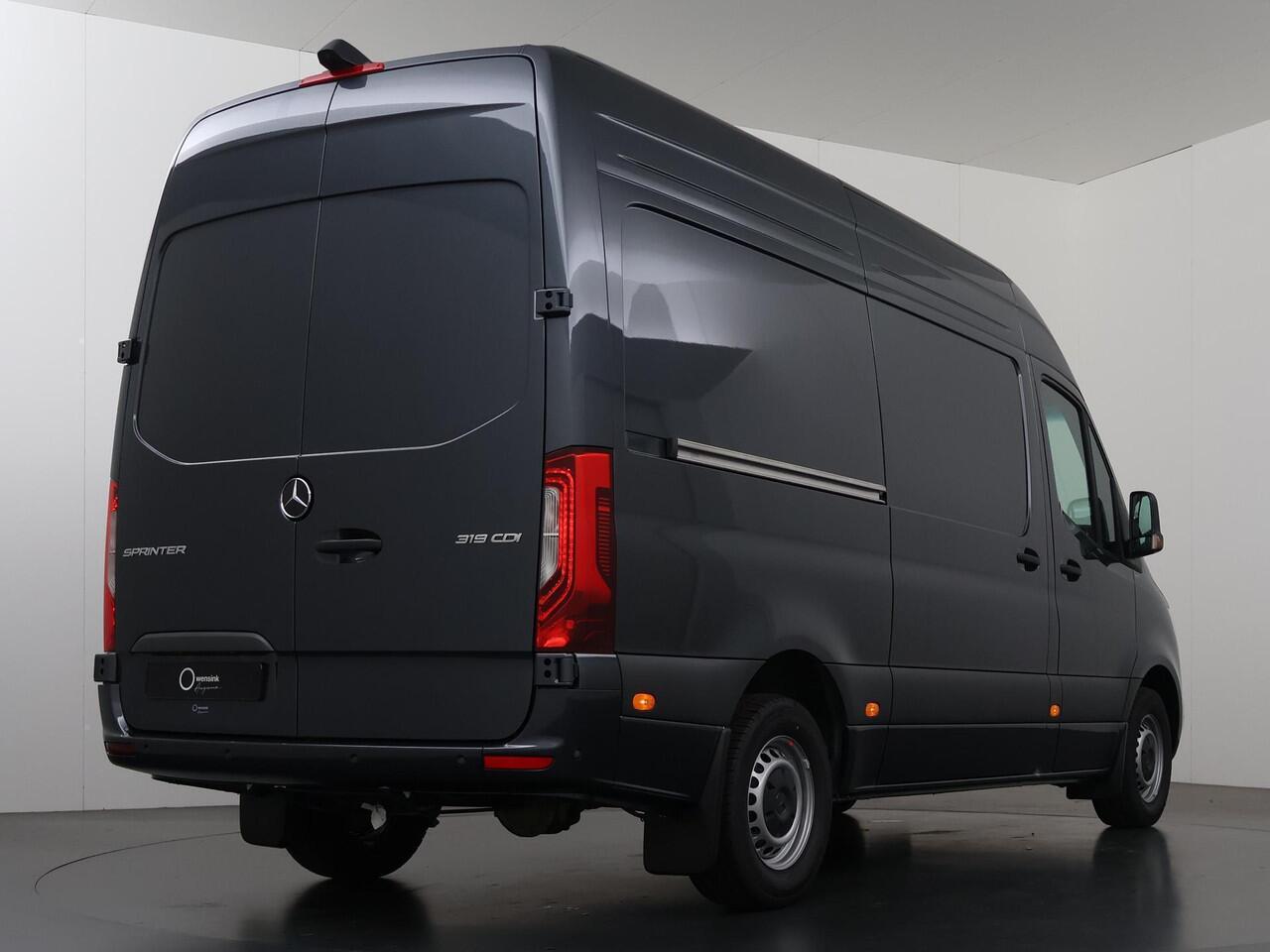 Mercedes-Benz SPRINTER 319 CDI L2 H2 RWD Select | Achteruitrijcamera | Airco | Cruise Control | Apple Carplay | LED Koplampen | Distronic Adaptieve Cruise Control | Navigatie |