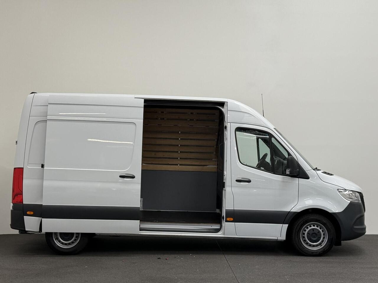 Mercedes-Benz SPRINTER L2H2 Automaat Navi Airco Camera Trekhaak 3Zits DAB