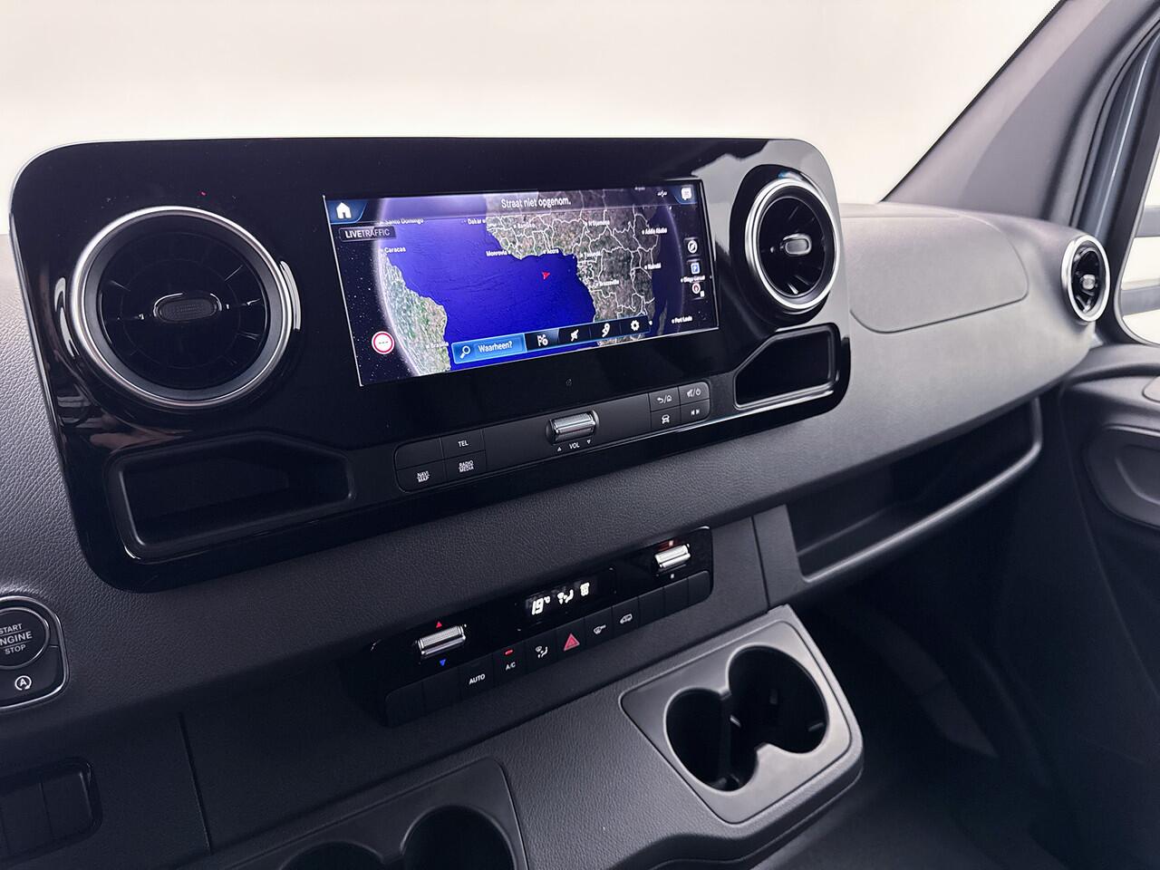 Mercedes-Benz SPRINTER 317 Bakwagen D'Hollandia Laadklep 1000KG 10.25 MBUX Led Koplampen 9G Automaat