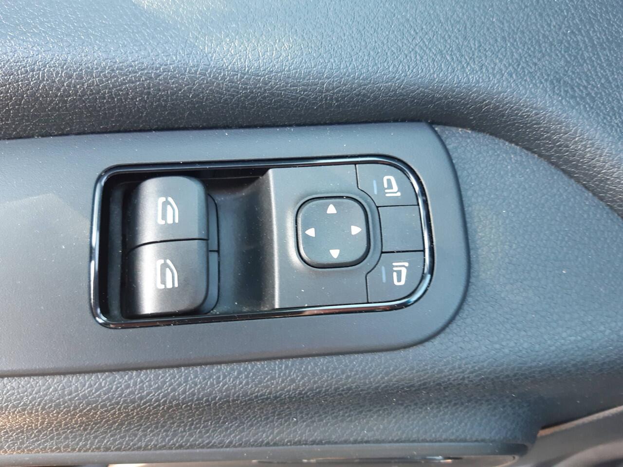 Mercedes-Benz SPRINTER Pick-up 150Pk CDI Dubbel Cabine 6-pers. Automaat Trekhaak Cruisecontrol Airco