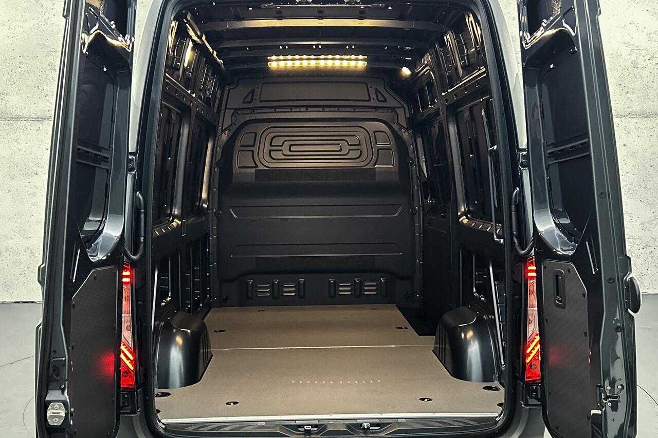 Mercedes-Benz SPRINTER 319 1.9 CDI L2H2 RWD Automaat | Verwarmde stoelen| LED | Camera | Adaptief cruise control