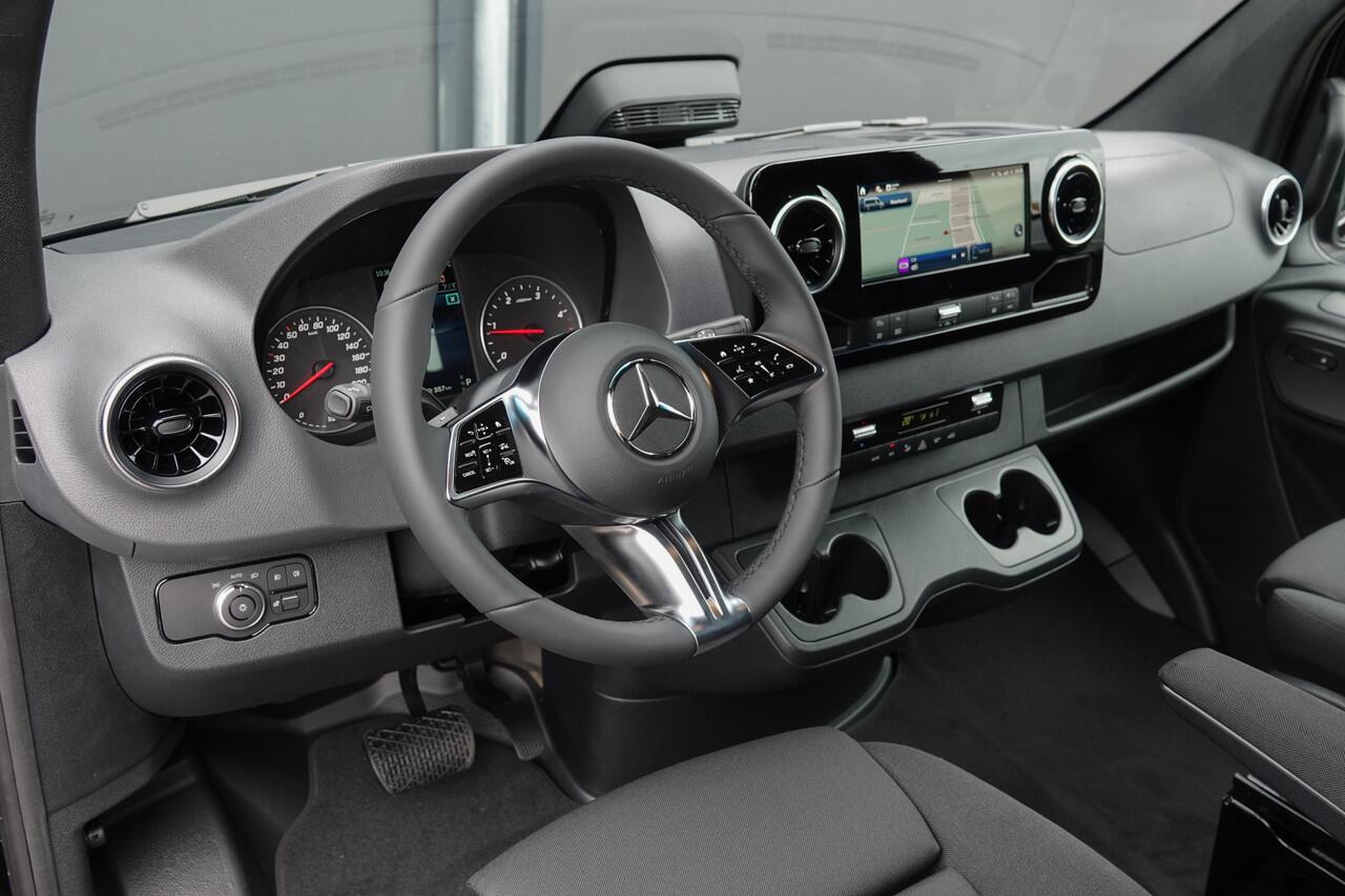 Mercedes-Benz SPRINTER 4x4 319Cdi 190Pk 9G-tronic | L2H1 | 2x Schuifdeur | 4WD | AWD | Bullbar | Treeplanken | 18'' All Terrain | Obsidian Black