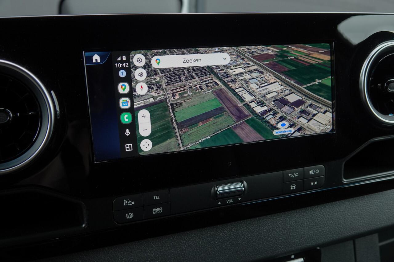 Mercedes-Benz SPRINTER 4x4 319Cdi 190Pk 9G-tronic | L2H1 | 2x Schuifdeur | 4WD | AWD | Bullbar | Treeplanken | 18'' All Terrain | Obsidian Black