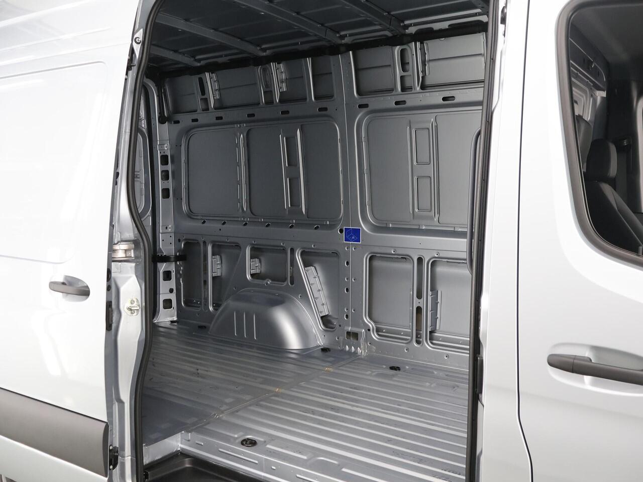 Mercedes-Benz SPRINTER 315 CDI L2 H2 Pro | Smartphone integratie pakket | Achteruitrijcamera | 10.25" MBUX Systeem | 3500 KG Trekgewicht |