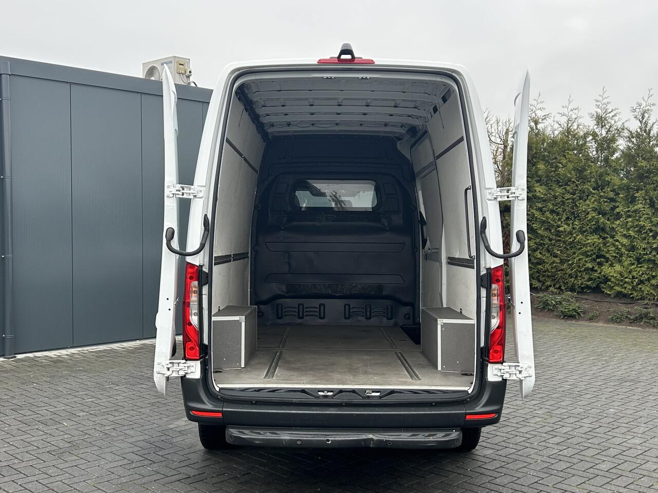 Mercedes-Benz SPRINTER 317 CDI 170 PK / L2H2 / AUTOMAAT / 270 A DEUREN / AIRCO / CRUISE / APPLE CARPLAY / 3-ZITS / CAMERA