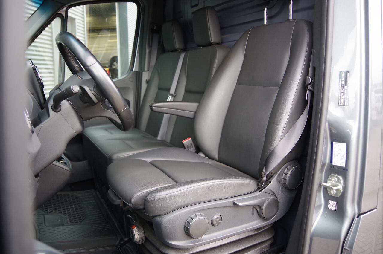 Mercedes-Benz SPRINTER 519 3.0 CDI V6 L2H1 LED, LEDER, 3.5T TREKHAAK, STANDKACHEL, DUBBELLUCHT, ADAPT. CRUISE, MBUX 10'', 360 CAMERA, STOELVERWARMING, VOORRUIT VERWARMING, NAVI, CLIMA, NL AUTO, NAP