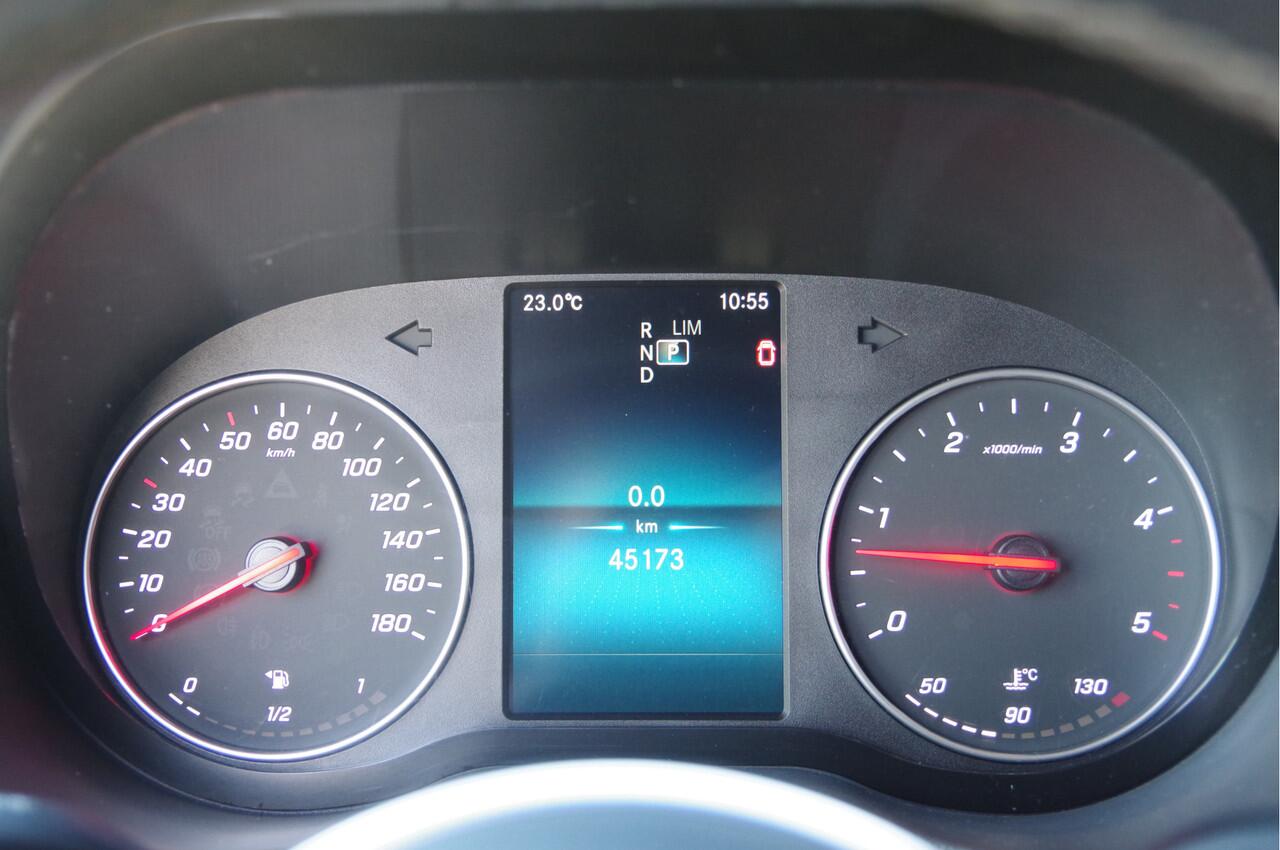 Mercedes-Benz SPRINTER 319 3.0 CDI V6 L2H2 AUT. LED, 360 CAMERA, TREKHAAK, STANDKACHEL, MBUX 10'', CRUISE, NAVI, CLIMA, PARKEERSENSOREN