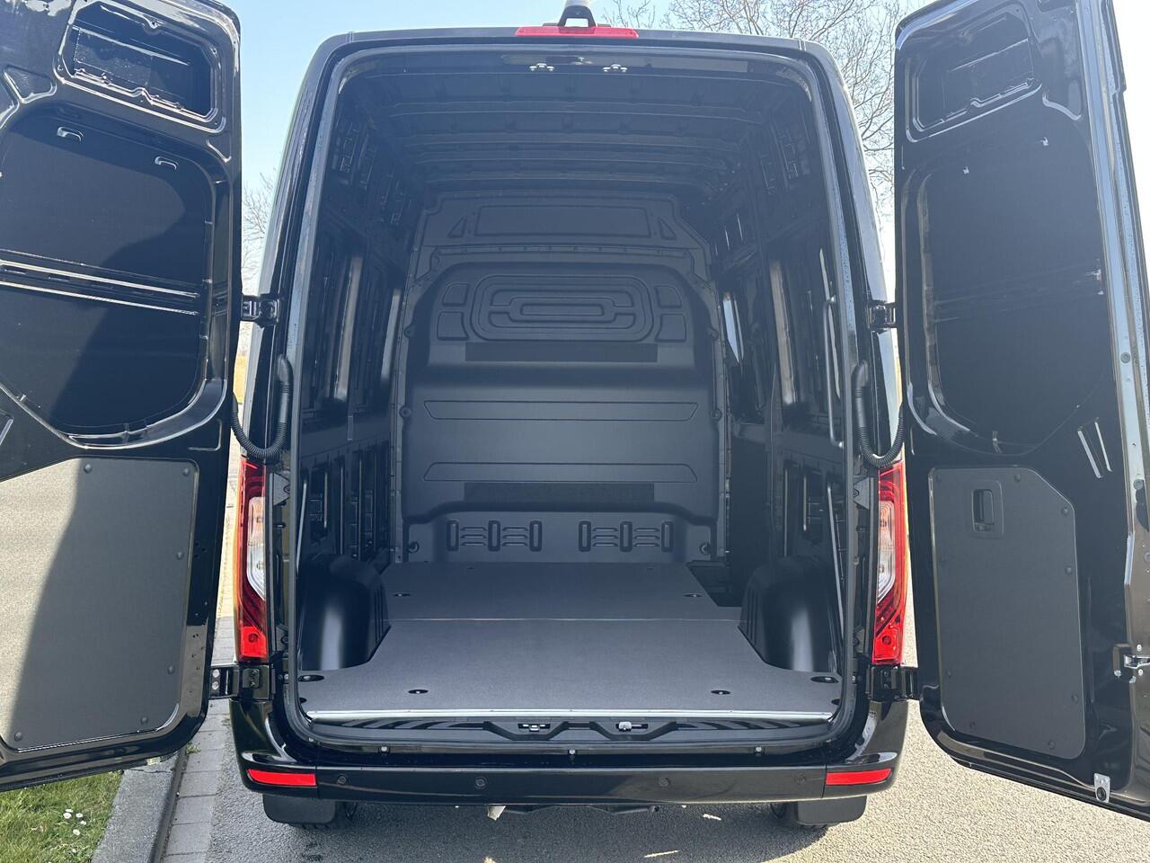 Mercedes-Benz SPRINTER 319 CDI L2 H2 RWD Select | Achteruitrijcamera | Airco | Cruise Control | Apple Carplay | LED Koplampen | Distronic Adaptieve Cruise Control | Navigatie |
