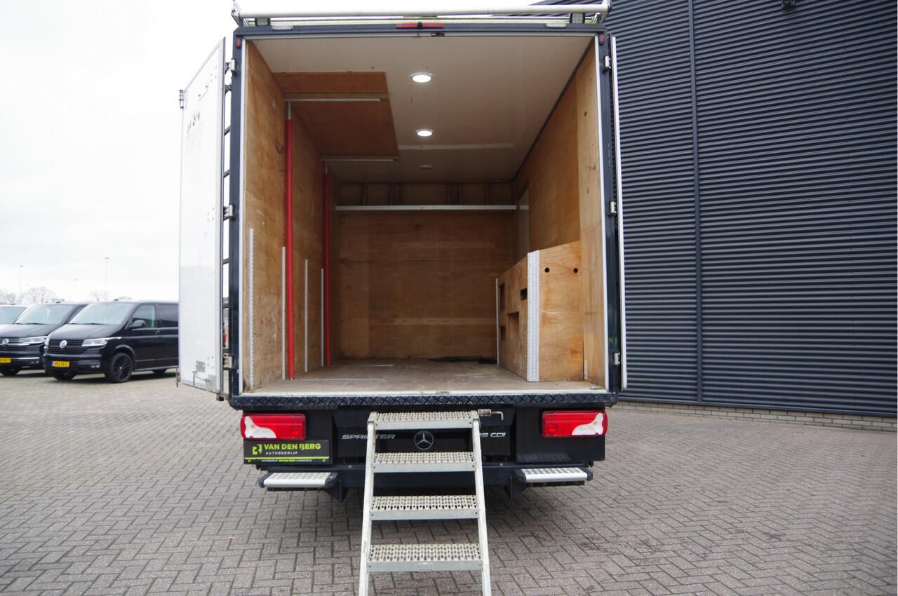 Mercedes-Benz SPRINTER 519 3.0 CDI V6 BAKWAGEN, AUT. LED, CAMERA, MBUX10'', GEVEERDE STOEL, LEDER, NAVI, CLIMA, STOELVERWARMING, ZIJDEUR