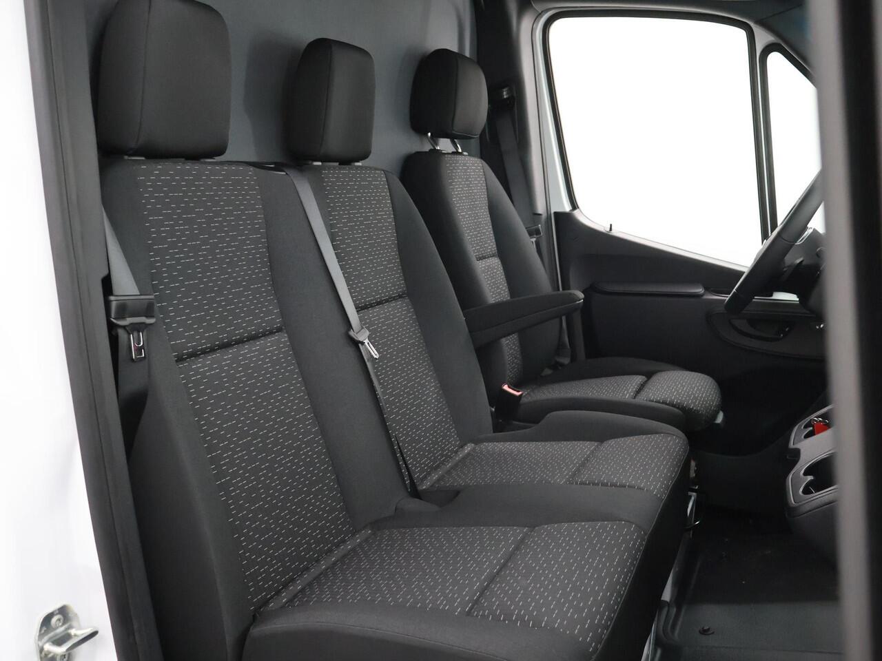 Mercedes-Benz SPRINTER 315 L2H2 RWD | Stoelverwarming | Navigatie | Parkeercamera | Dodehoekdetectie