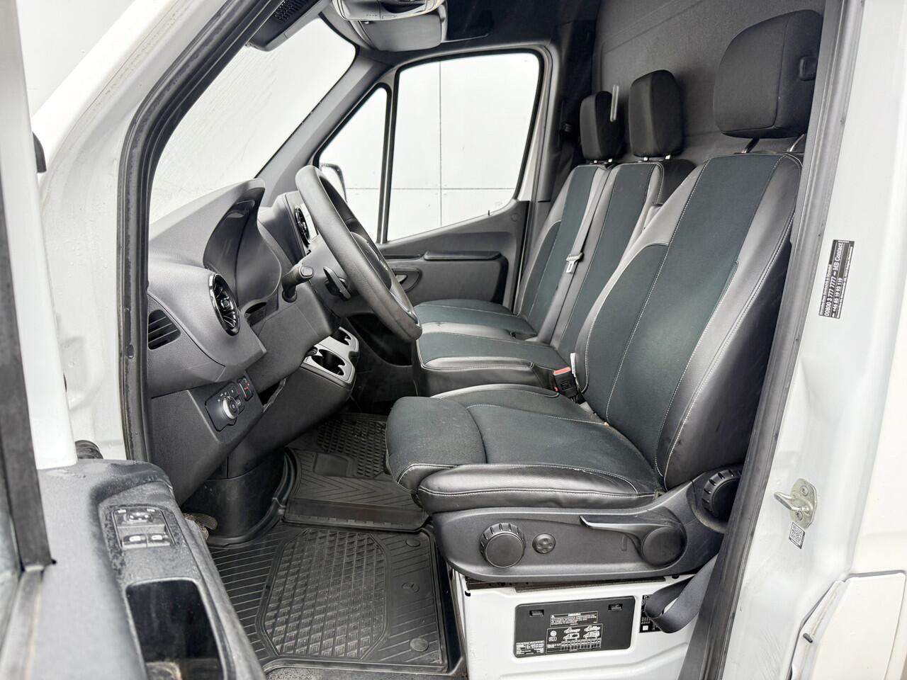 Mercedes-Benz SPRINTER 317 1.9 CDI Laadklep Automaat LED Climate Control Cruise Control Camera Carplay Stoelverwarming Bakwagen Meubelbak Koffer