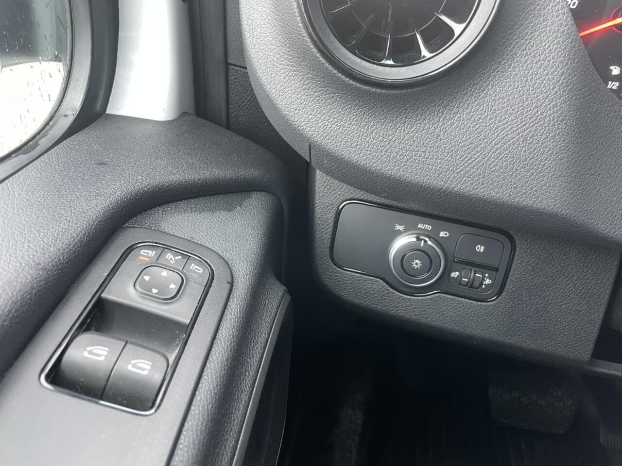 Mercedes-Benz SPRINTER 317 CDI Aut. L2H2 Airco | Trekhaak 3500kg | Adaptive Cruise