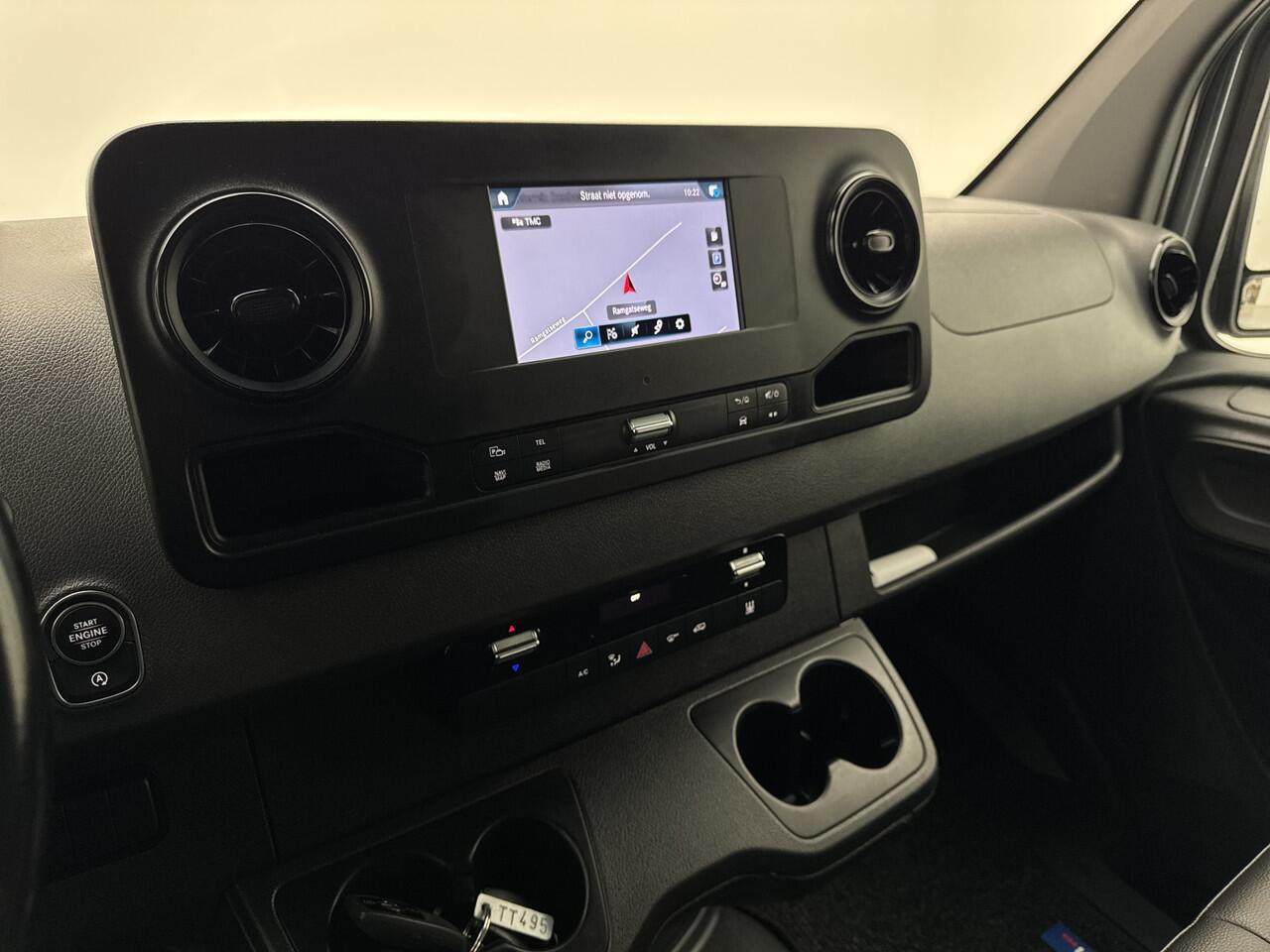 Mercedes-Benz SPRINTER 519 3.0 CDI L3H2 V6 Led koplampen 360 camera systeem Trekhaak Navigatie Dubbel lucht