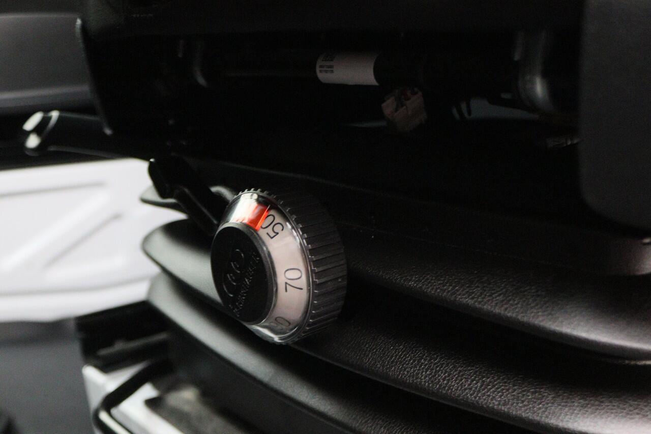 Mercedes-Benz SPRINTER 317 CDI L2H2 Airco, Cruise, Chauffeursstoel, Camera, Rijstrooksensor, Trekhaak, DAB