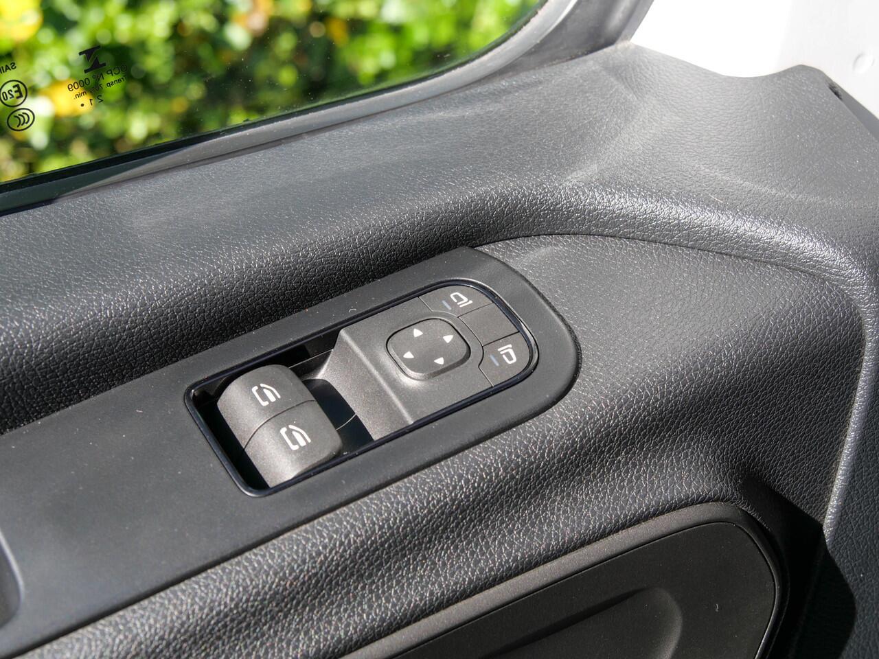 Mercedes-Benz SPRINTER 315 CDI Dubbele Cabine Open Laadbak | 7 pers. | CRUISE CONTROL |