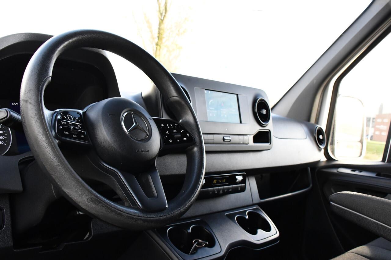 Mercedes-Benz SPRINTER 319 1.9 CDI L2H2 RWD AMG Edition Camera, Cruise, Carplay, 190pk, Automaat, Multimedia, LED, Stoelverwarming, Standkachel, Uniek!
