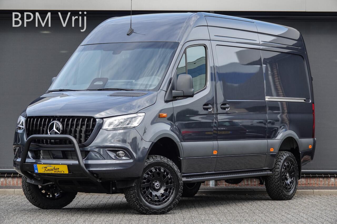 Mercedes-Benz SPRINTER 4x4 319Cdi 190Pk 9G-tronic | L2H2 | 2x Schuifdeur | Stoel-Bank | Leder | 4WD | AWD | Bullbar | Treeplanken | 18'' All Terrain | Tenoriet Grijs