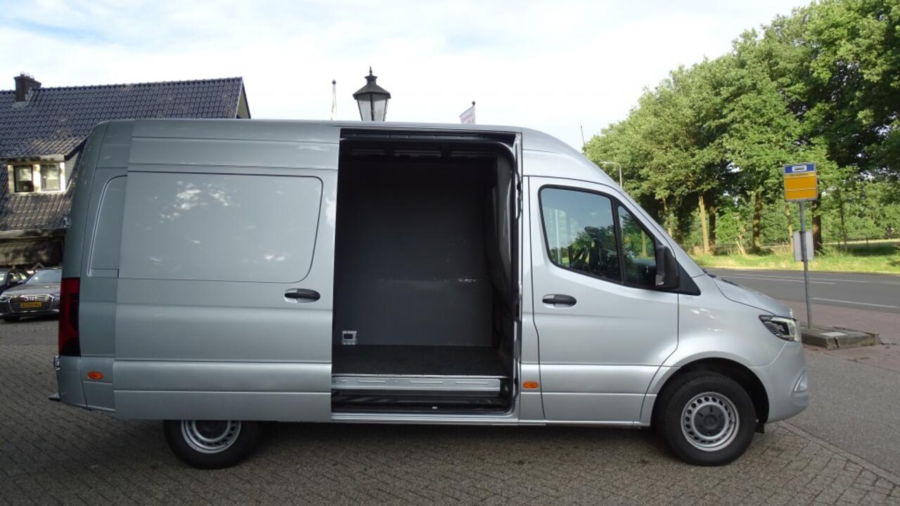 Mercedes-Benz SPRINTER 319 1.9 CDI L2H2 VOL OPTIES 1e eig