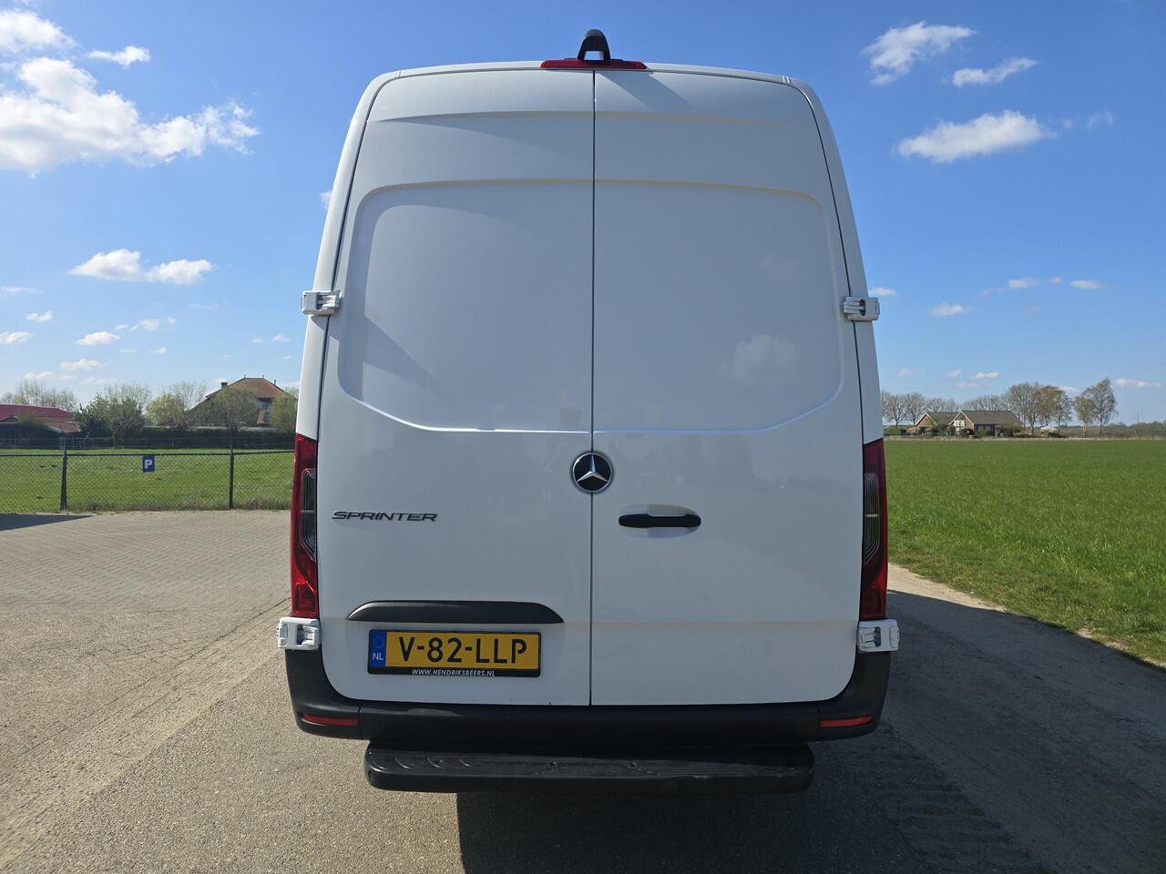 Mercedes-Benz SPRINTER 315 1.9 CDI L3H2 RWD - 150 Pk - Euro 6 - RWD - MBUX - Camera - Airco - Cruise Control