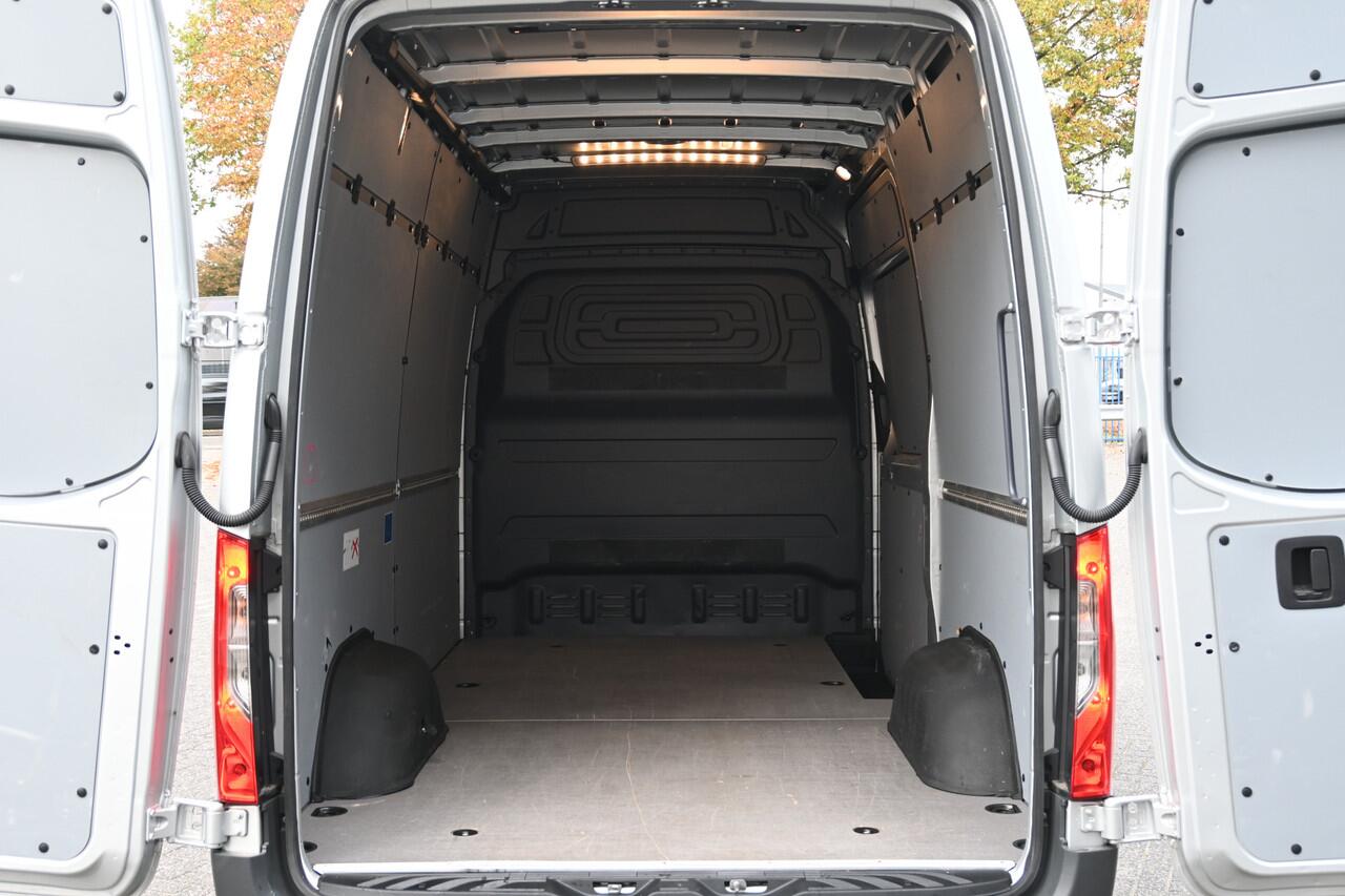 Mercedes-Benz SPRINTER 317 CDI L2H2 RWD MBUX met camera, Led in laadruimte, Opstap