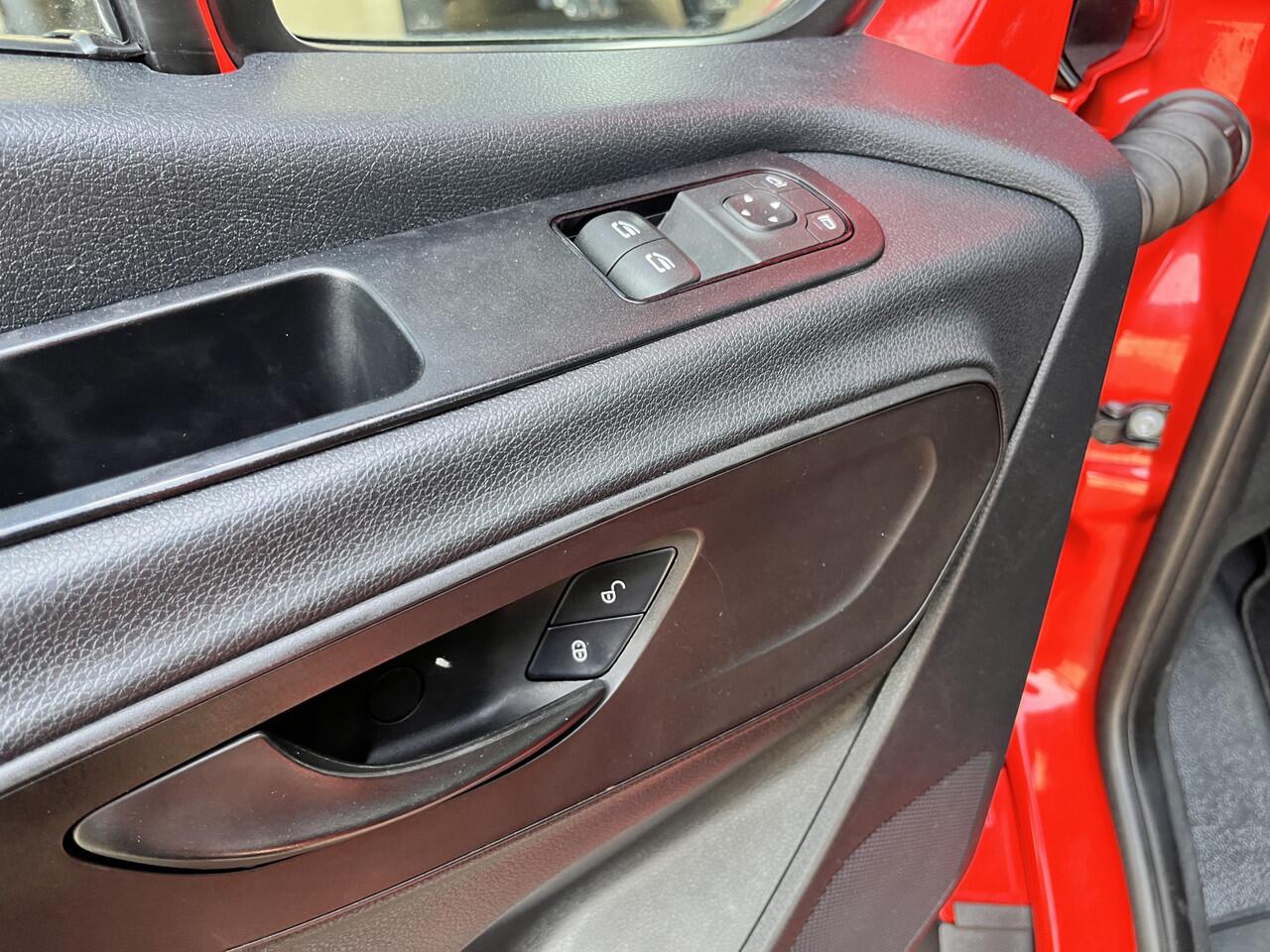 Mercedes-Benz SPRINTER 514 2.2 CDI Kipper Airco Trekhaak 3500kg trekgewicht Telefoonverbinding 3-Persoons Gereedschapskist Kieper Open laadbak Bpm vrij voor particulier gebruik!!